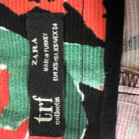 Zara Red and Green Patterned Skirt - Picture 11 of 16